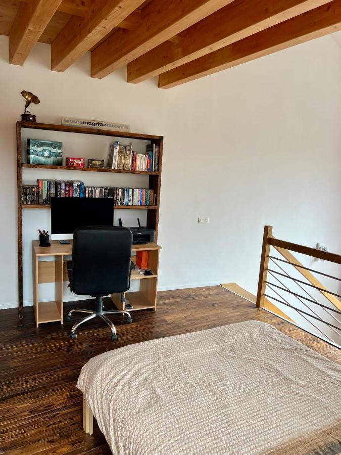 Capstay La Louvière Exterior foto